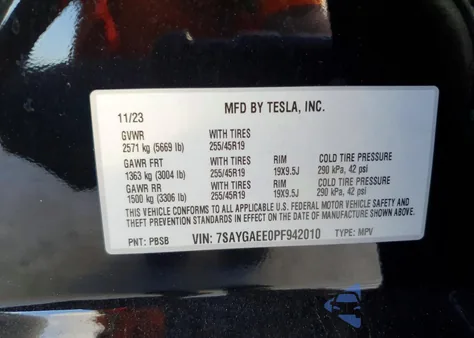 2023 Tesla Model Y z USA, uszkodzony, nr VIN 7SAYGAEE0PF942010